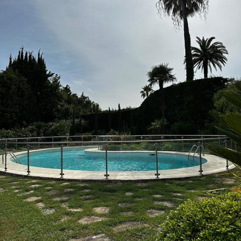 Elegant studio with terrace and lush garden - Appartement 1 Chambre - 12