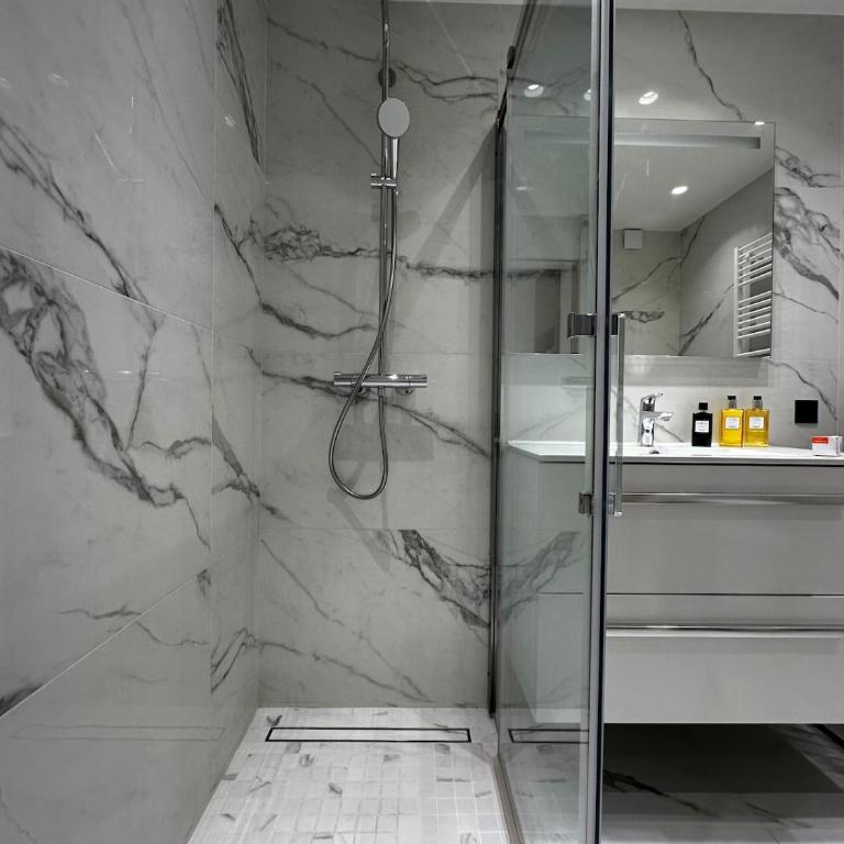 Elegant studio with terrace and lush garden - Appartement 1 Chambre - 19