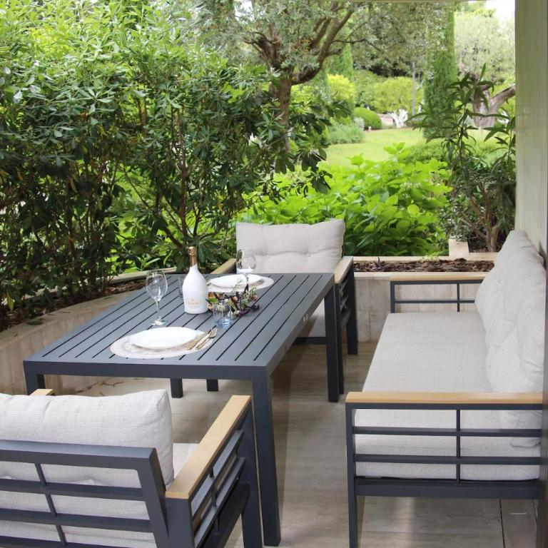 Elegant studio with terrace and lush garden - Appartement 1 Chambre - 36
