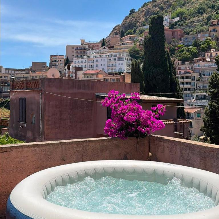CASA DORA With Garden,Sea View + Parking - Casa con 3 Camere da Letto - 2