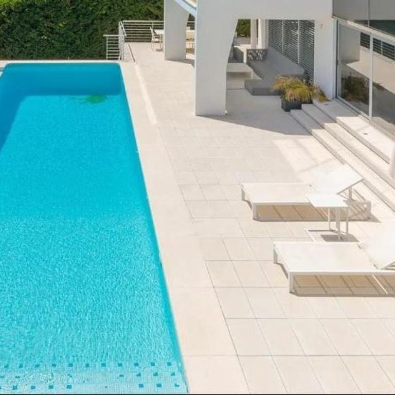 Spacious Family Home with Private Pool and Sauna - Villa - 30