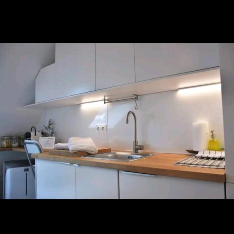 Place MAUBER Joli Studio équipé Vue tout Paris Calme Lumineux AC Ascenseur - Appartement 1 Chambre - 4
