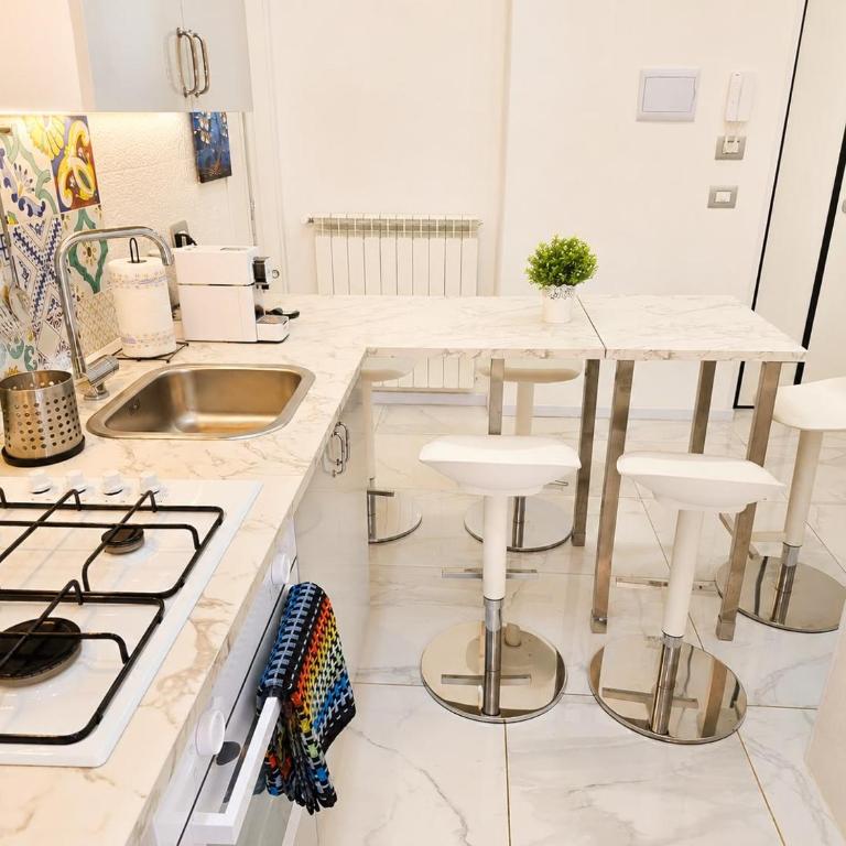 Salerno Center Luxury Apartment - Appartamento con 2 Camere da Letto - 12