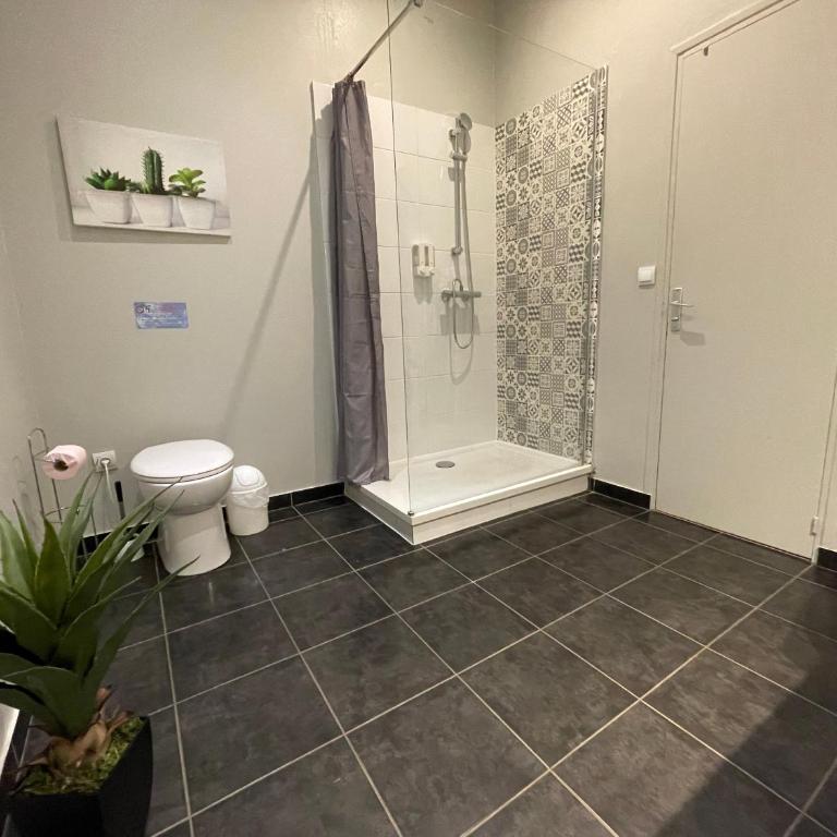 Confort & clim Logement 4 pers proche gare, centre et Polygone - Appartement 1 Chambre - 8