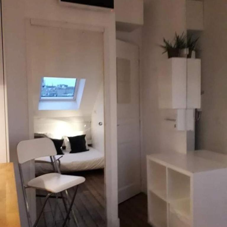 Place MAUBER Joli Studio équipé Vue tout Paris Calme Lumineux AC Ascenseur - Appartement 1 Chambre - 16