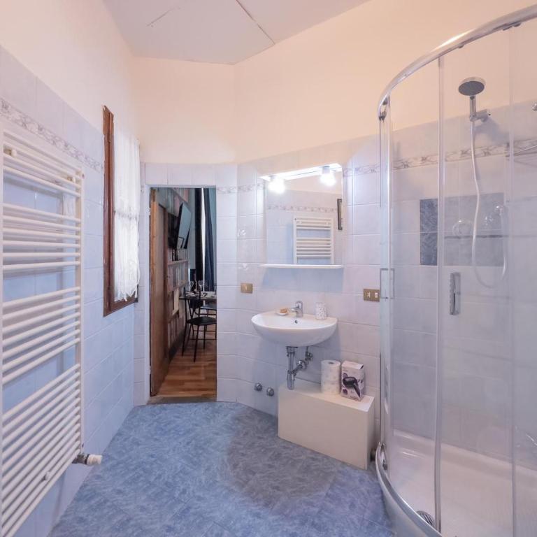 Affittacamere Firenze in Liberta Parterre - Spacious Double Room - 1