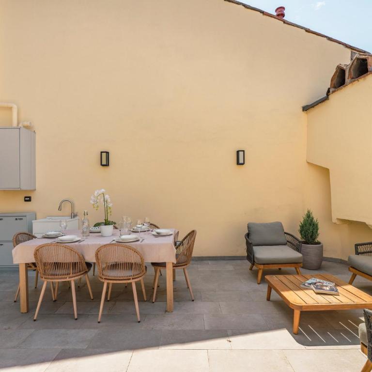 Design Florence Suite with large terrace - Two-Bedroom Apartment - 63