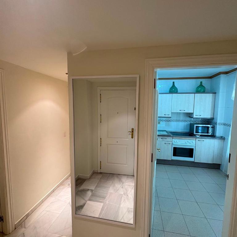 Acogedor apartamento Los Nidos, Carihuela - Apartment mit 2 Schlafzimmern und Terrasse - 4