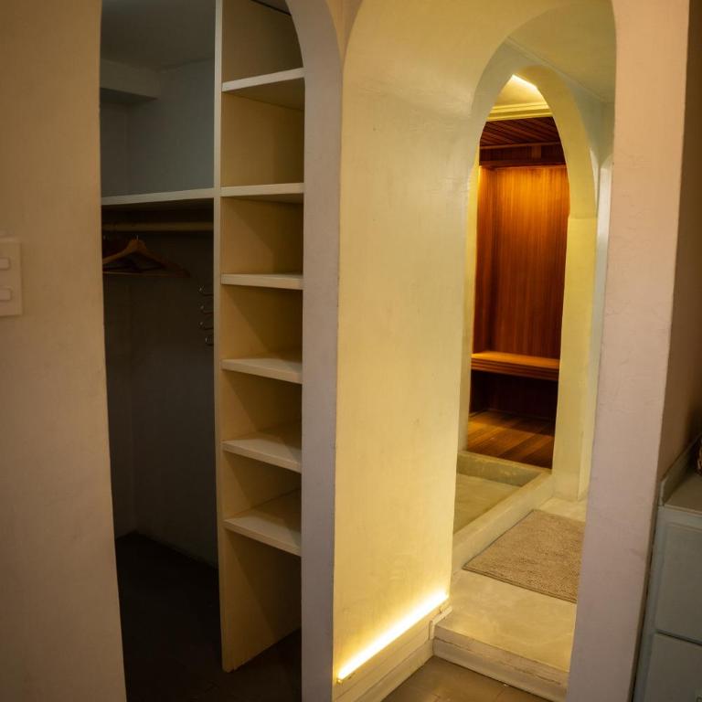 Casa Elixir Boutique - Suite with Balcony - 18