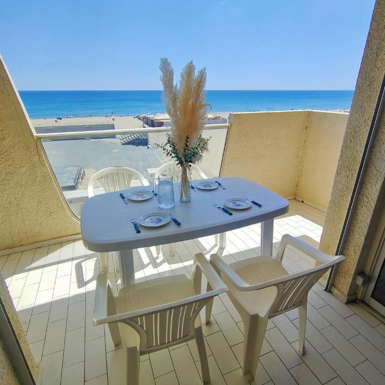 Appartement T3 face mer, central et plage parking 6ARAX - Appartement 2 Chambres avec Balcon et Vue sur la Mer - 1