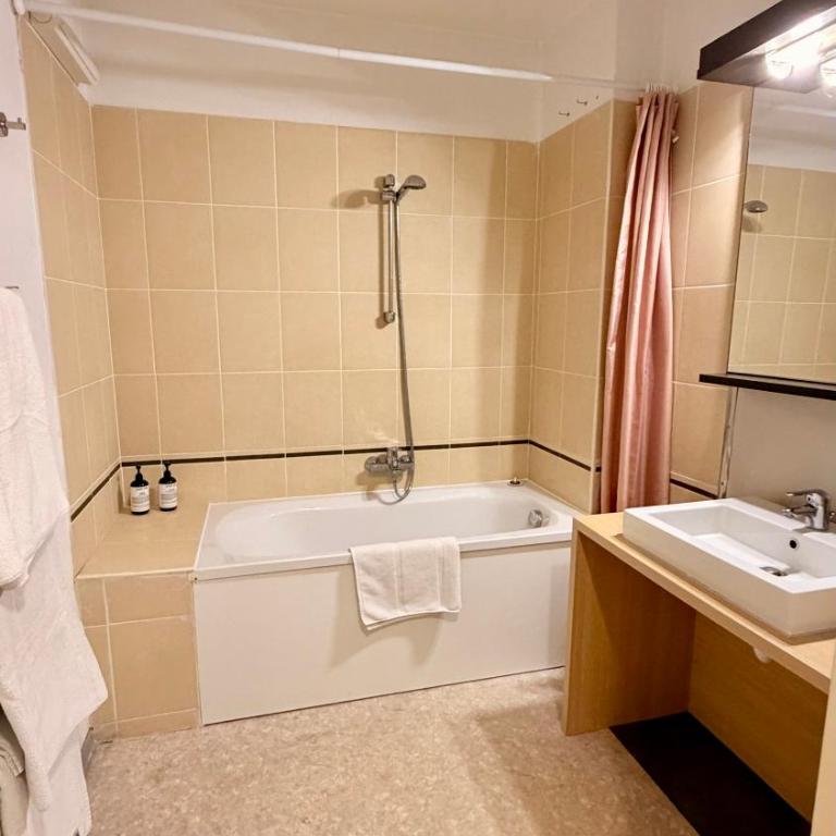 VALBERG Val d azur 2 p aux pieds des pistes avec piscine garage - Appartement 2 Chambres - 18