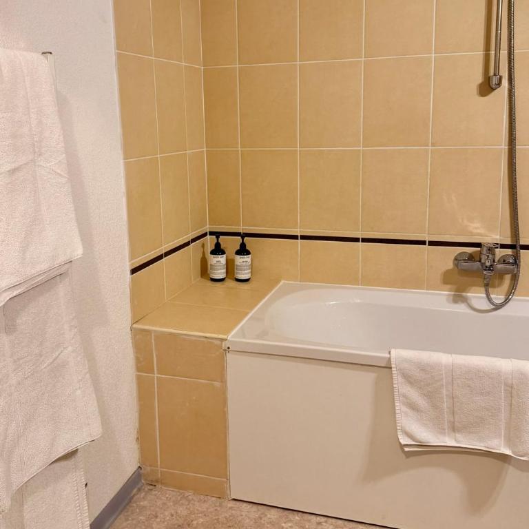 VALBERG Val d azur 2 p aux pieds des pistes avec piscine garage - Appartement 2 Chambres - 20