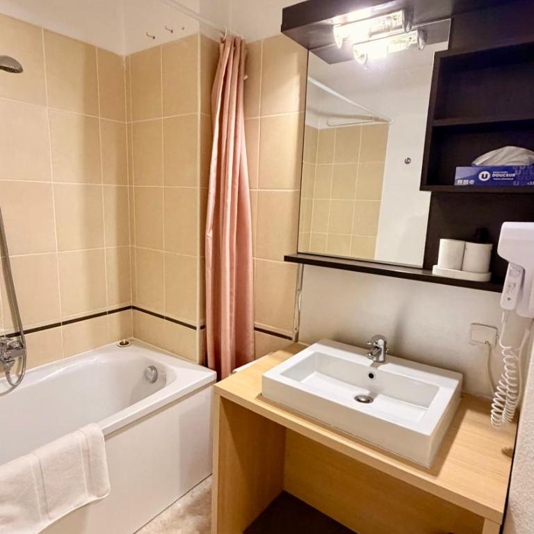 VALBERG Val d azur 2 p aux pieds des pistes avec piscine garage - Appartement 2 Chambres - 19