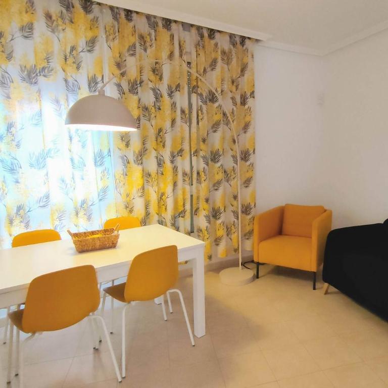 Casa Girasoles terraza patio aire acondicionado - Two-Bedroom House - 10