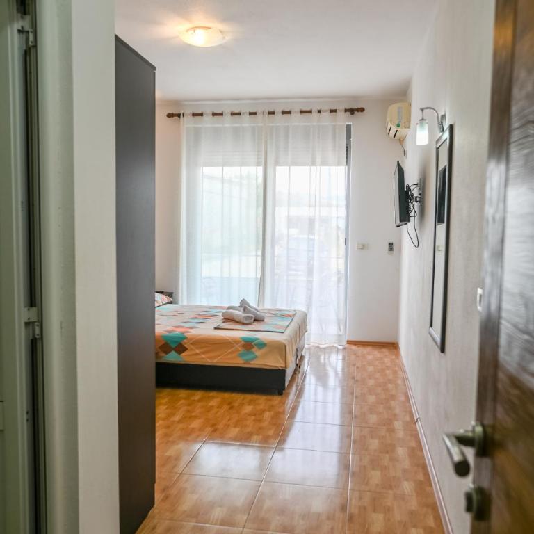 Apartman Amin&Amina - Komfor Trokrevetna Soba - 3