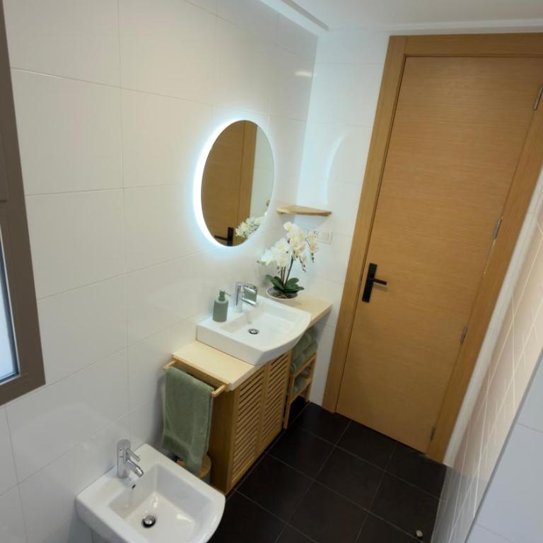 Atico Nuevo Piscina Infinita 8 min Aeropuerto - Two-Bedroom Apartment - 18
