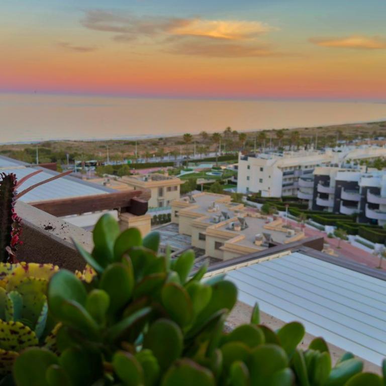 Atico Nuevo Piscina Infinita 8 min Aeropuerto - Two-Bedroom Apartment - 32