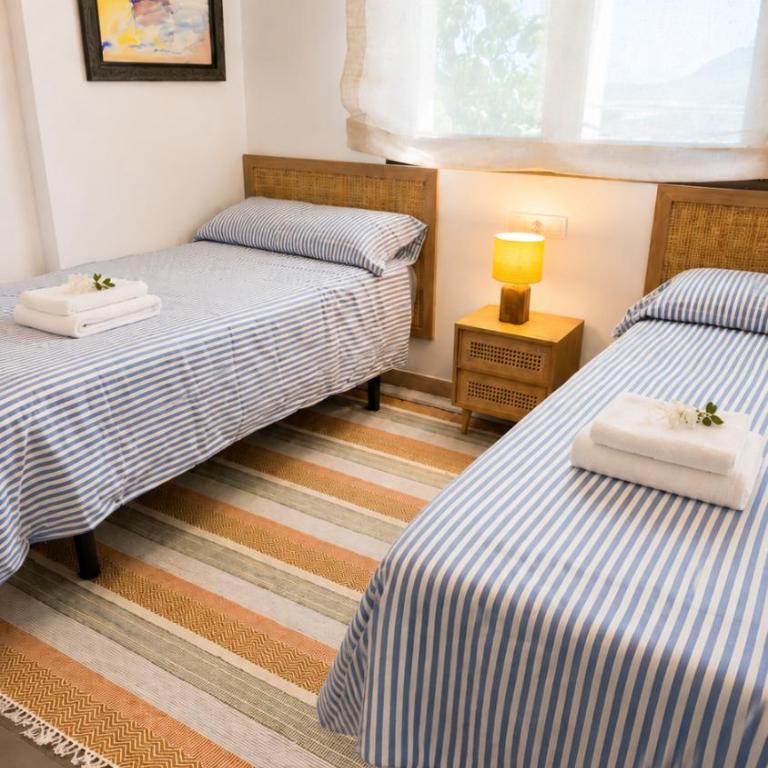 Atico Nuevo Piscina Infinita 8 min Aeropuerto - Two-Bedroom Apartment - 35