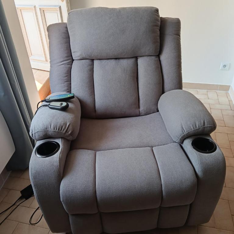 Escale tranquille en bord de Loire, joli cocon rénové, bien situé, fauteuil massant - Appartement 1 Chambre - 3