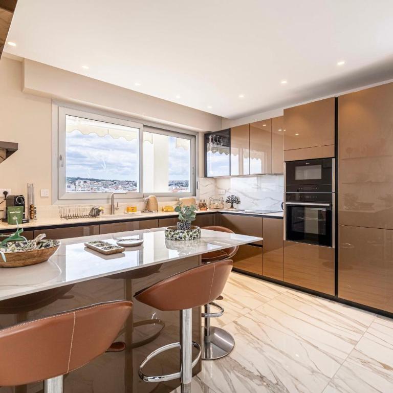 45 CROISETTE - Luxurious 3-bedroom Croisette terrace and sea view - Appartement 3 Chambres avec Vue sur le Port - 2