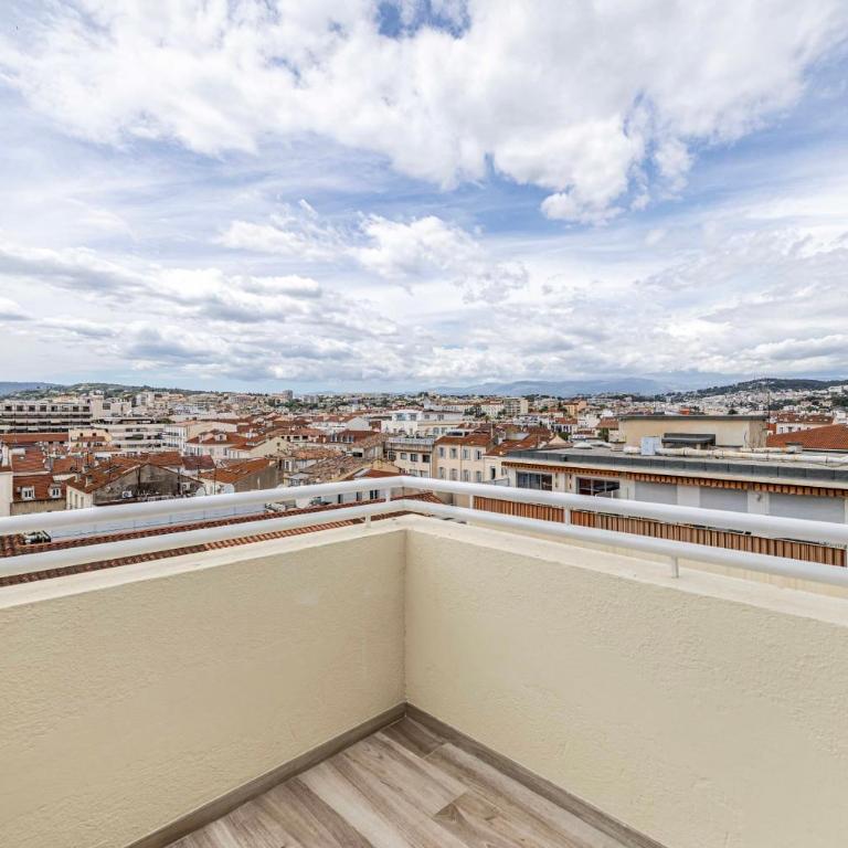 45 CROISETTE - Luxurious 3-bedroom Croisette terrace and sea view - Appartement 3 Chambres avec Vue sur le Port - 12