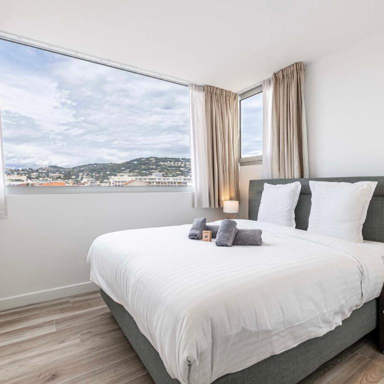45 CROISETTE - Luxurious 3-bedroom Croisette terrace and sea view - Appartement 3 Chambres avec Vue sur le Port - 14