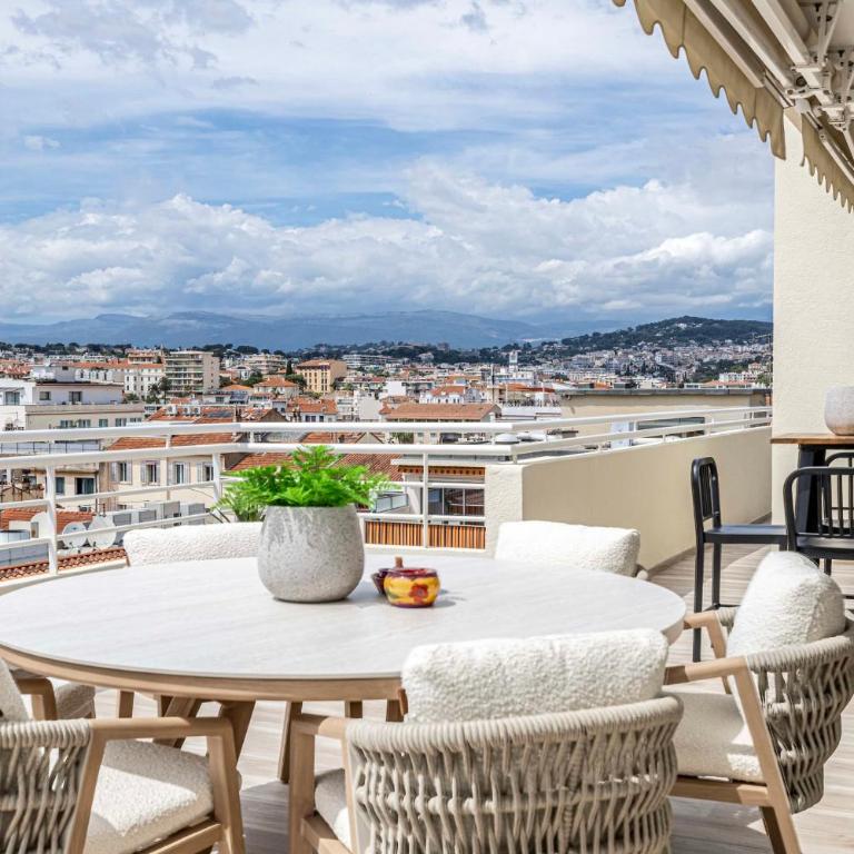 45 CROISETTE - Luxurious 3-bedroom Croisette terrace and sea view - Appartement 3 Chambres avec Vue sur le Port - 20