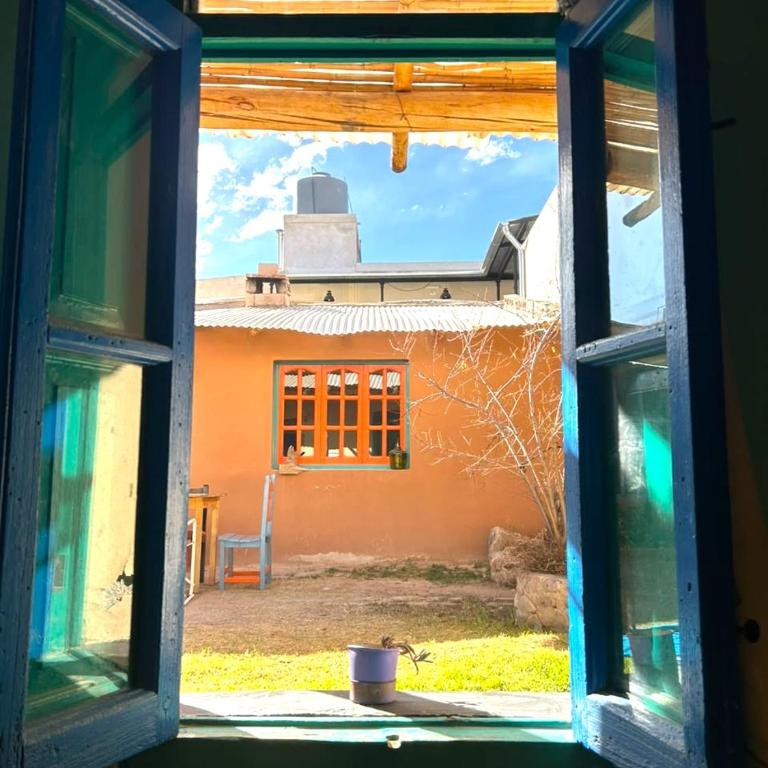 Hostal Humahuaca - Habitación Familiar con baño privado - 1