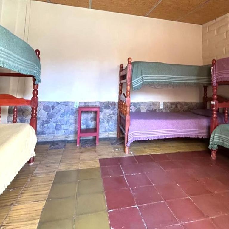 Hostal Humahuaca - Habitación Compartida Mixta de 6 camas - 1