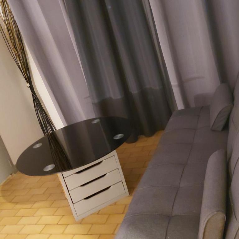 a 10 metres de la plage T2 avec clim Internet et Parking Gratuit devant Residence face a la Mer - Appartement 1 Chambre - 7