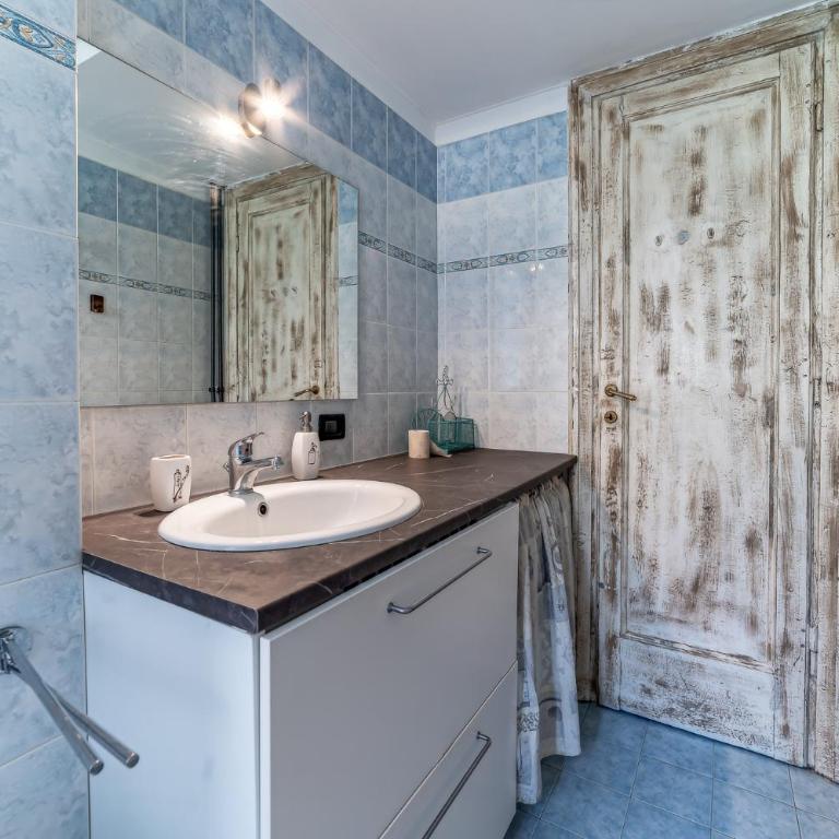 Claudio Flat - Metro Re di Roma & Wi-Fi - Appartamento Deluxe con 4 Camere da Letto - 2