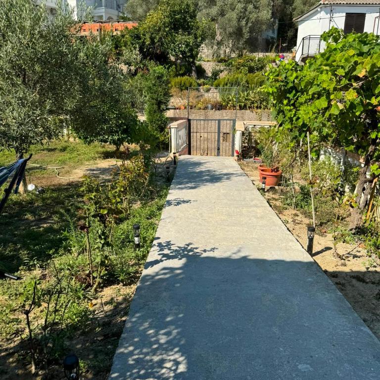 Luka Vacation House - Kuća sa 2 Spavaće Sobe - 8