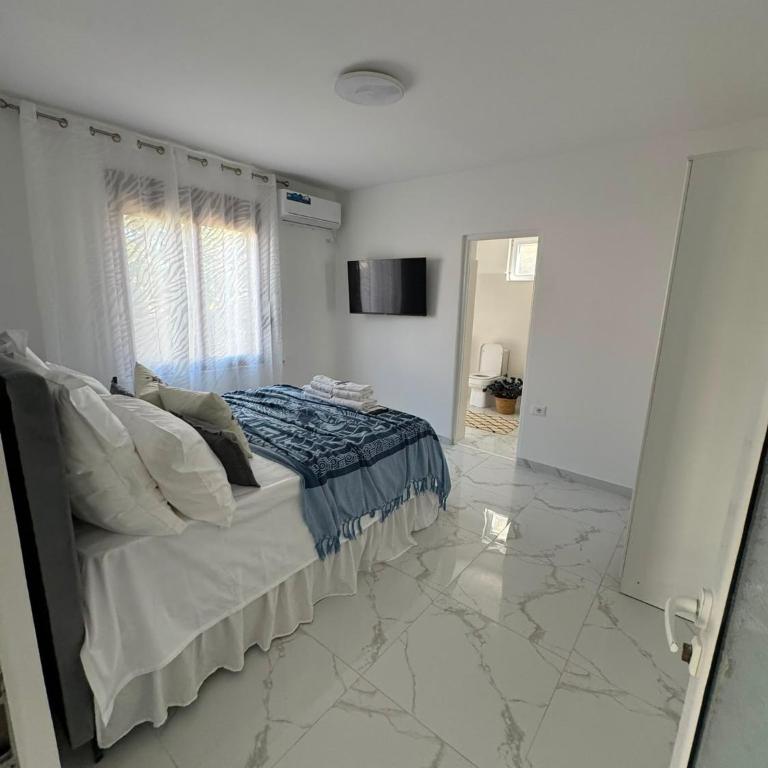 Luka Vacation House - Kuća sa 2 Spavaće Sobe - 9
