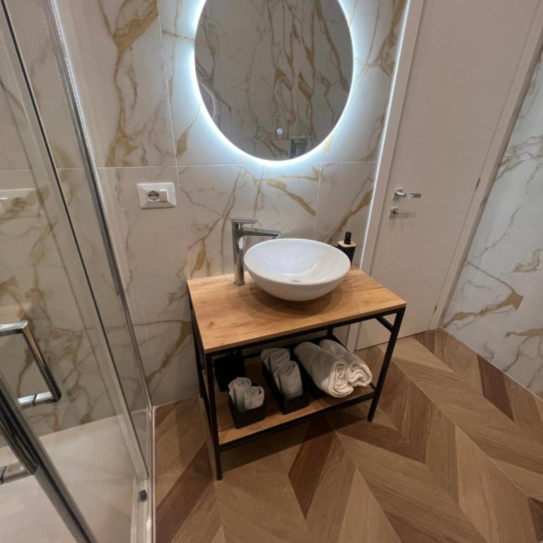Nika Partenope Rooms - Camera Matrimoniale/Doppia con Letti Singoli con Bagno Privato - 5