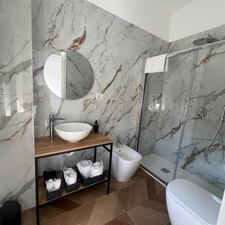 Nika Partenope Rooms - Camera Matrimoniale/Doppia con Letti Singoli con Bagno Privato - 9