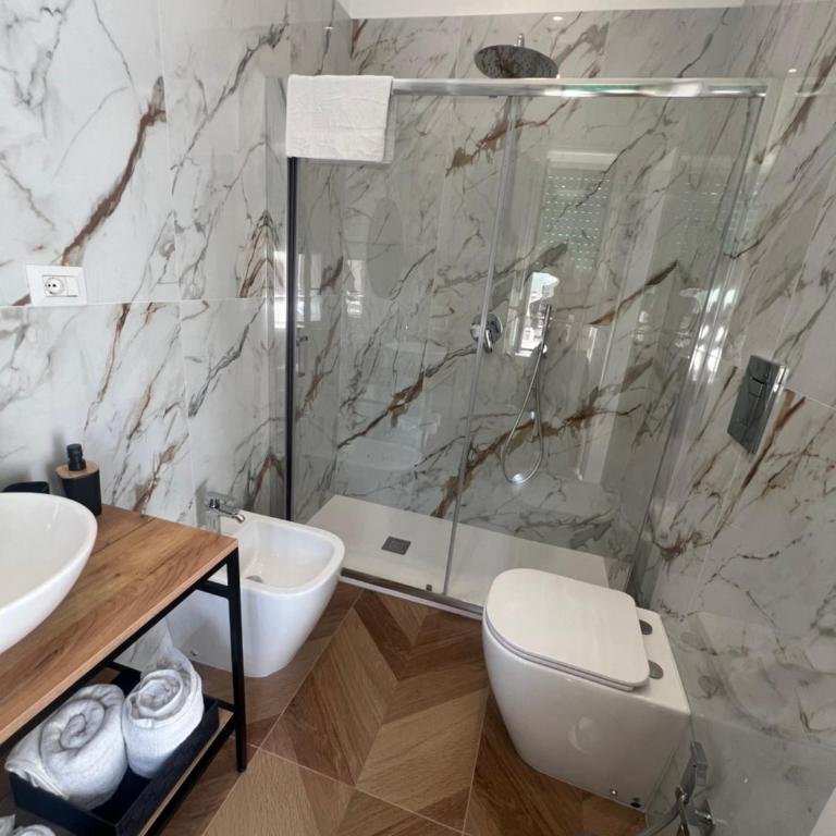 Nika Partenope Rooms - Camera Matrimoniale/Doppia con Letti Singoli con Bagno Privato - 12