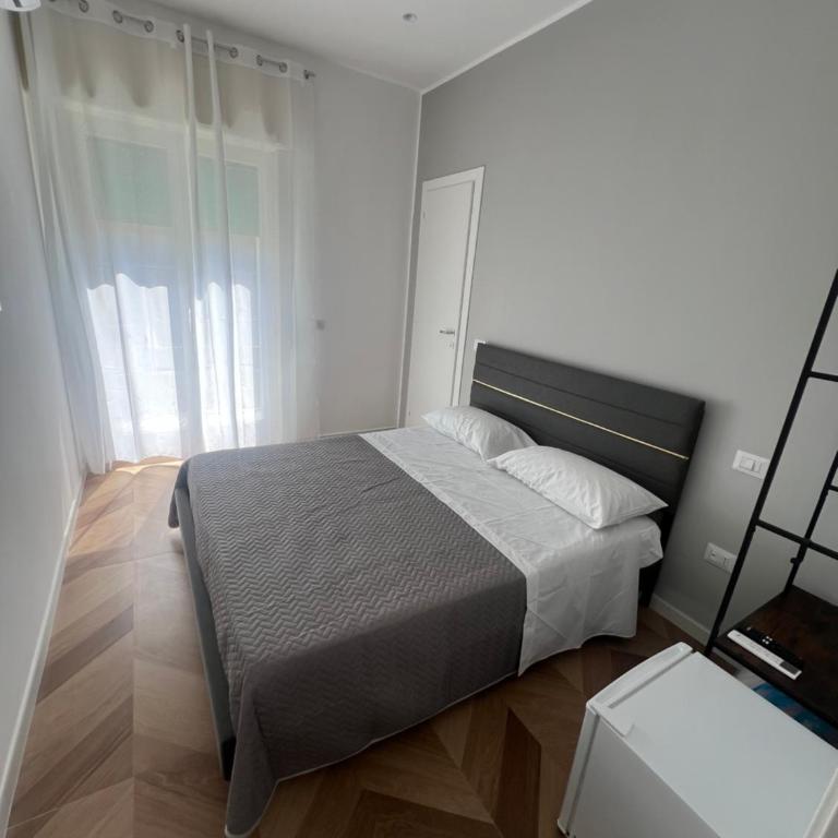 Nika Partenope Rooms - Camera Matrimoniale/Doppia con Letti Singoli con Bagno Privato - 14