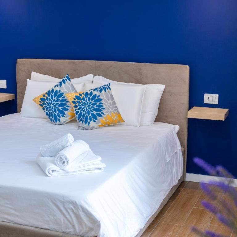 NunziaTina ai Quartieri Spagnoli - Deluxe Family Room - 10