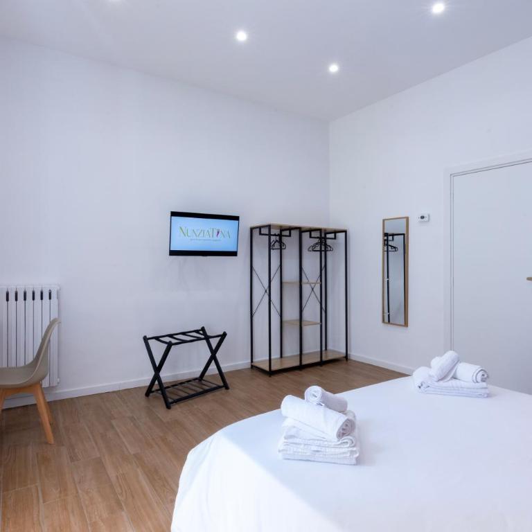 NunziaTina ai Quartieri Spagnoli - Deluxe Family Room - 12