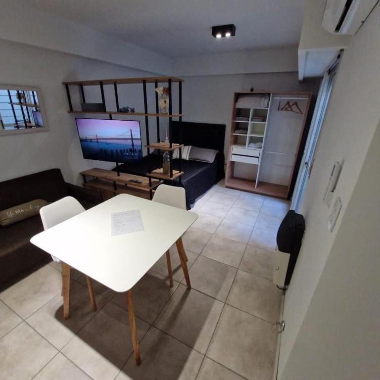Moderno monoambiente con patio en Pichincha - Apartamento de 1 dormitorio - 2