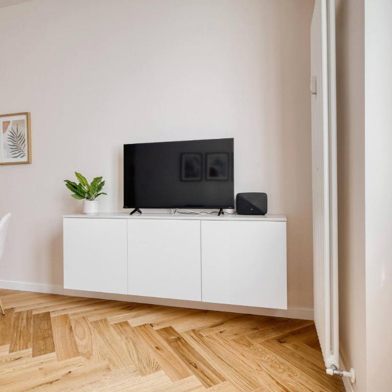 Bilocale con Vista Cupola - Elegant Design in Milano - Appartamento con 2 Camere da Letto - 12