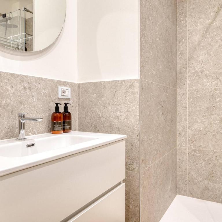 Bilocale con Vista Cupola - Elegant Design in Milano - Appartamento con 2 Camere da Letto - 18