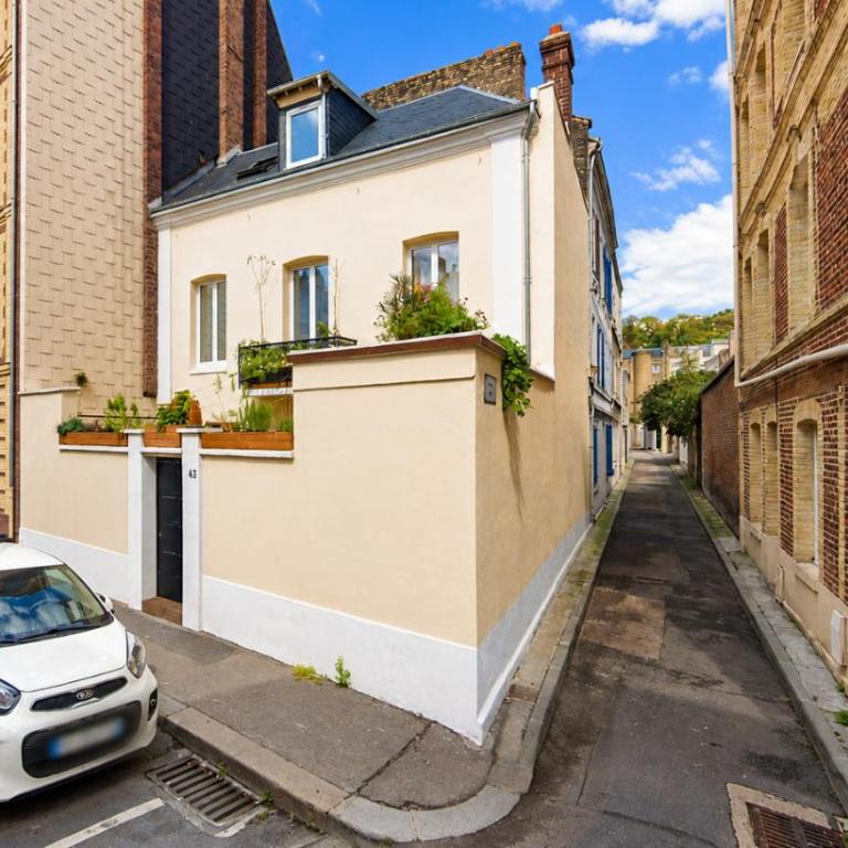 Studio "Le Nid Douillet" - Tout Confort à Proximité de la Gare - Tram à 5 min - One-Bedroom Apartment - 20