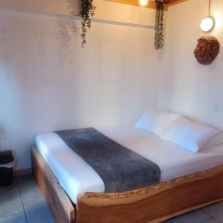 Cabañas lobo blanco - Laureles Medellín - Studio Apartment with Balcony - 11
