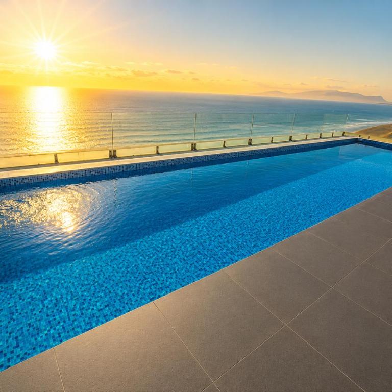 Luxury Oceanfront 3BR Apartment 15 Minutes to the Airport, Fast WiFi, Pool, Gym, Sauna and Free Parking - Three-Bedroom Apartment - 49