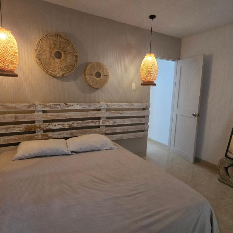 Habitaciones Crespo Cerca al aeropuerto Jacuzzi Compartido - Double Room with Private Bathroom - 8