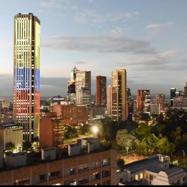 Confort, estrategico Torre colpatria - Apartamento de 2 dormitorios - 25