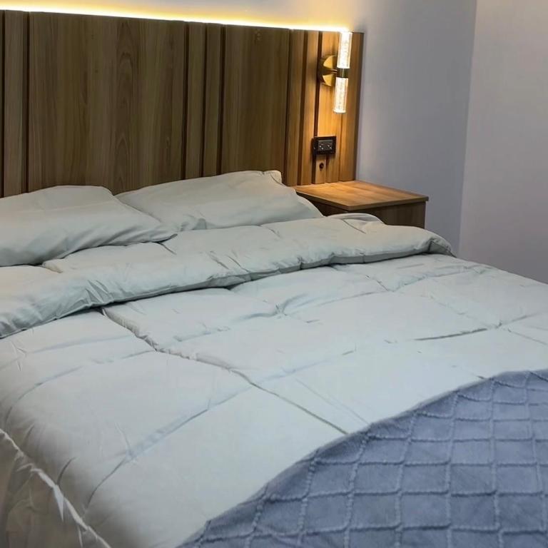 Moshi Home - Three-Bedroom Apartment - 15