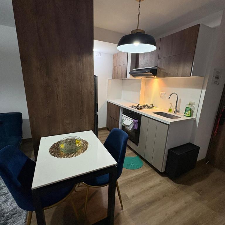 Beautiful apartment CC salitre and Multiplaza - Apartamento de 2 dormitorios - 5
