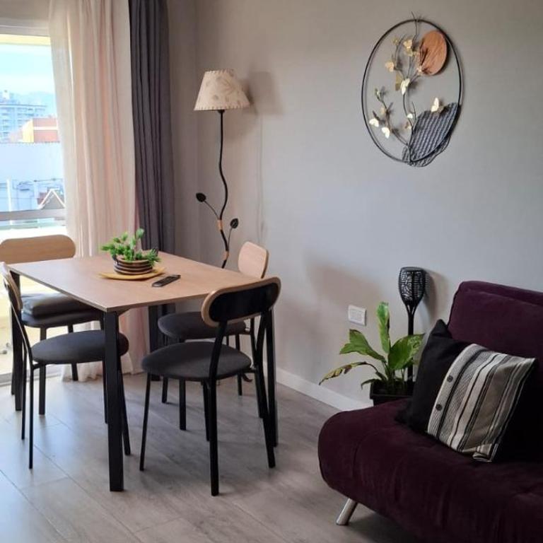 Departamento centrico con balcon - Apartamento de 2 dormitorios - 23